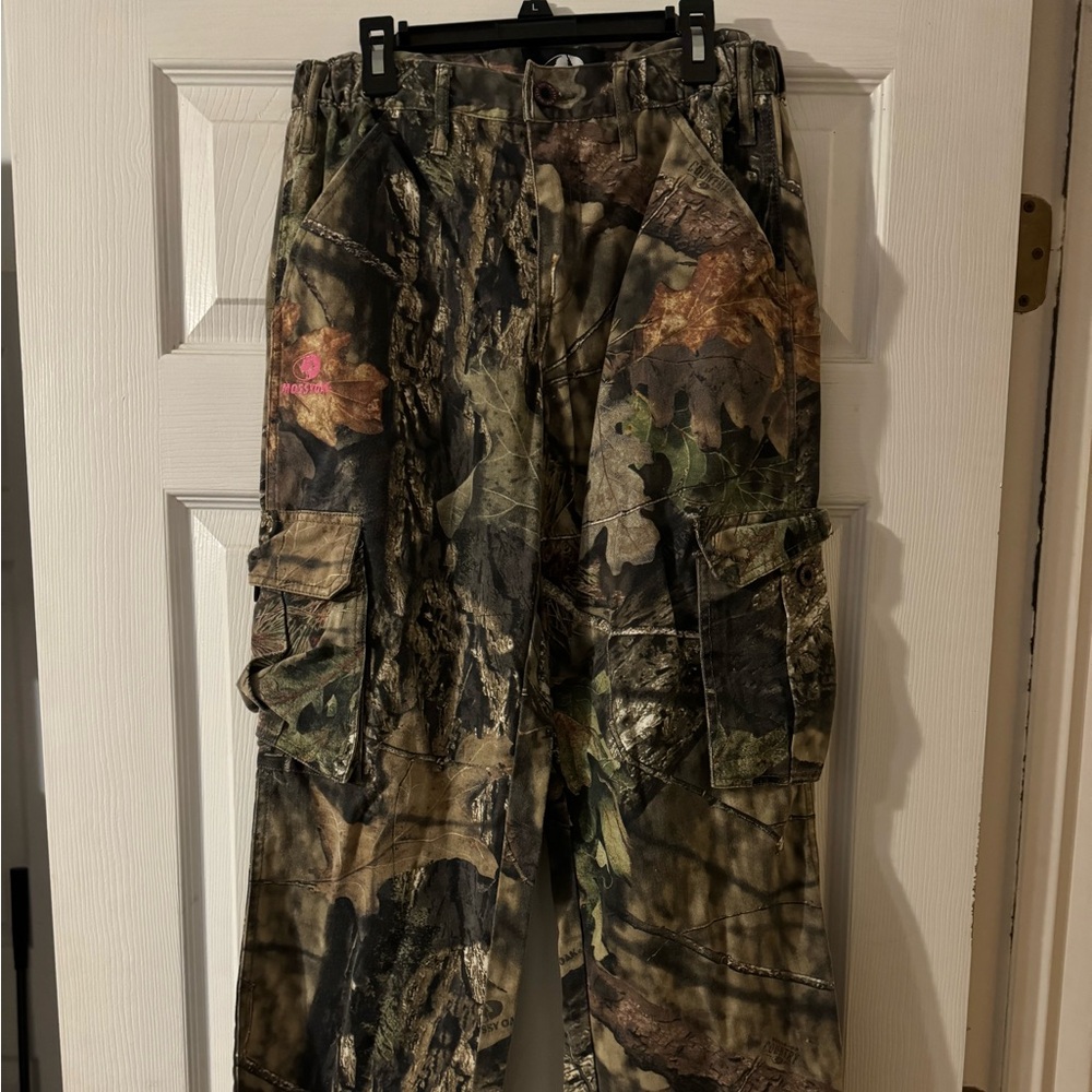 Women’s camo cargo pants